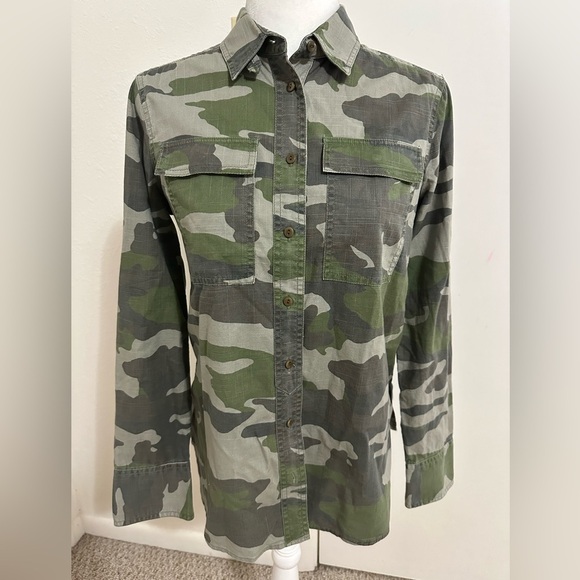J Crew Womens Green Camouflaged Long Sleeve Button Down Cotton Shirt Size 4 - Picture 2 of 5
